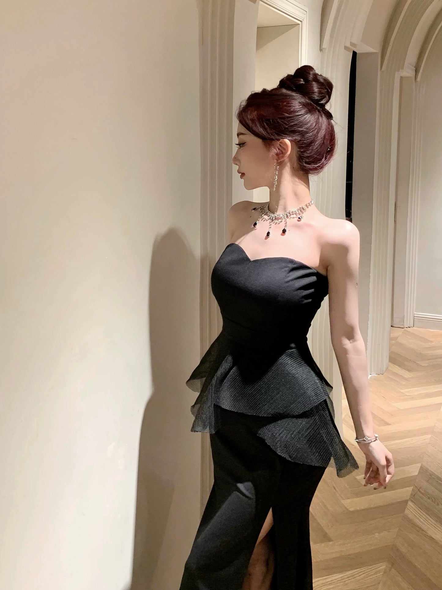 姐姐聚会 性感抹胸法式气质连衣裙 Sister’s Gathering Sexy Strapless French-Style Elegant Dress