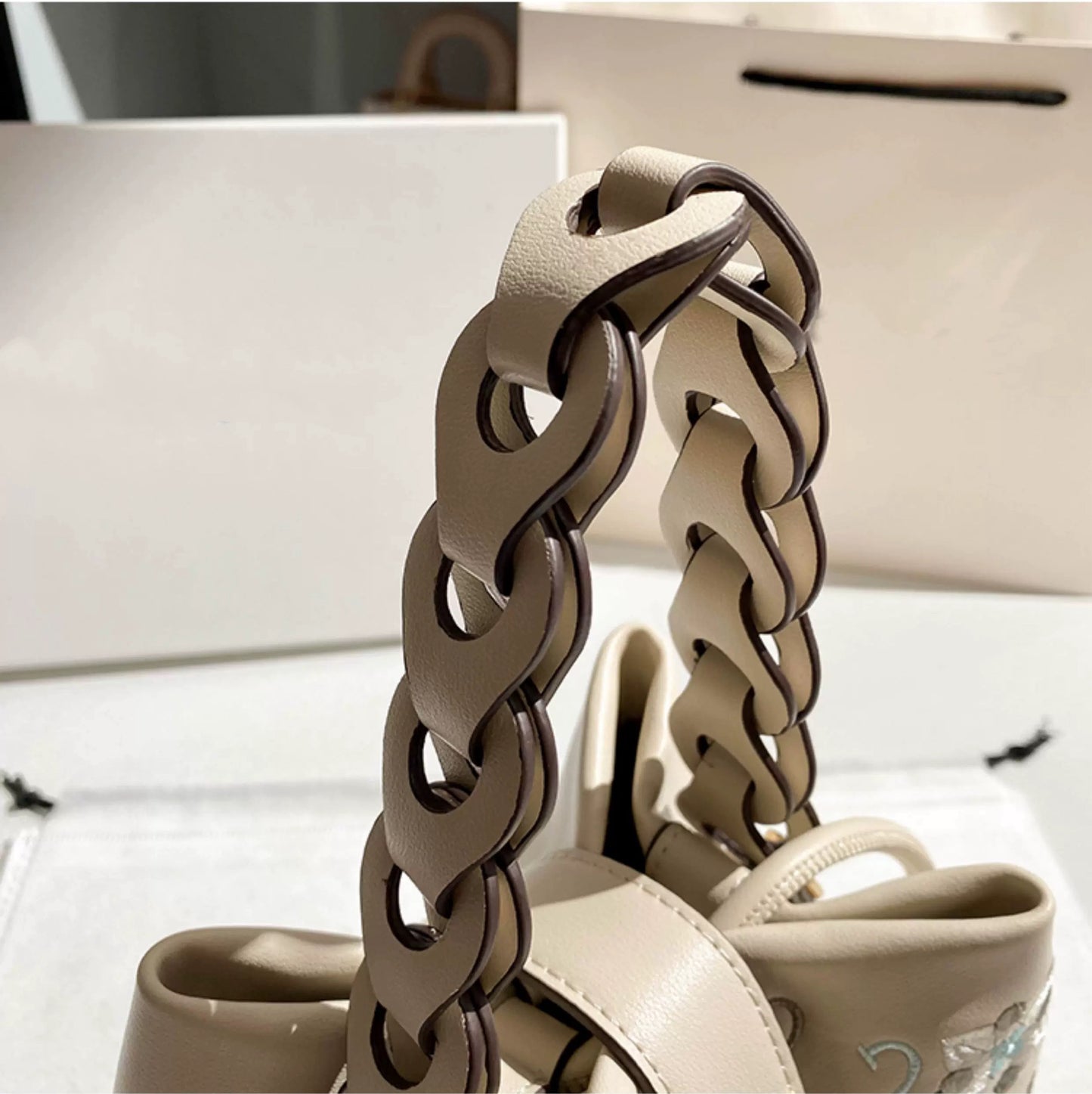 玲珑格致 中国风刺绣水桶包 Enchanting Grids Chinese Chic Geometric Embroidered Bucket Bag