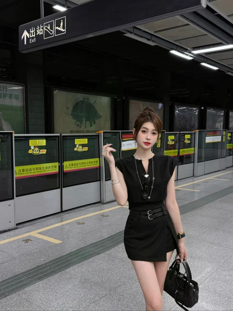 耀眼的她 V领开叉上衣烫钻套装 Dazzling Her V-Neck Slit Top Rhinestone Set