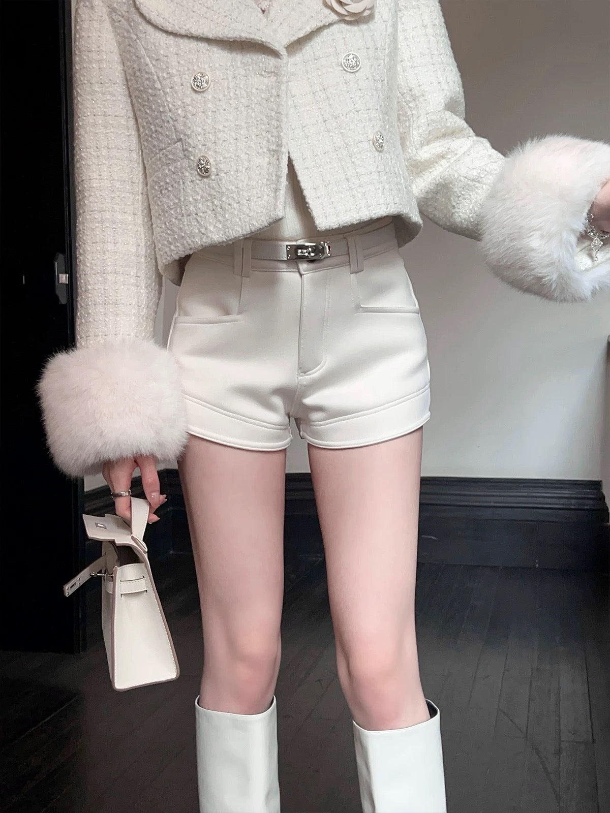 元气贝贝 百搭高腰配腰带热裤 Energetic Bebe Versatile High-Waisted Belted Shorts
