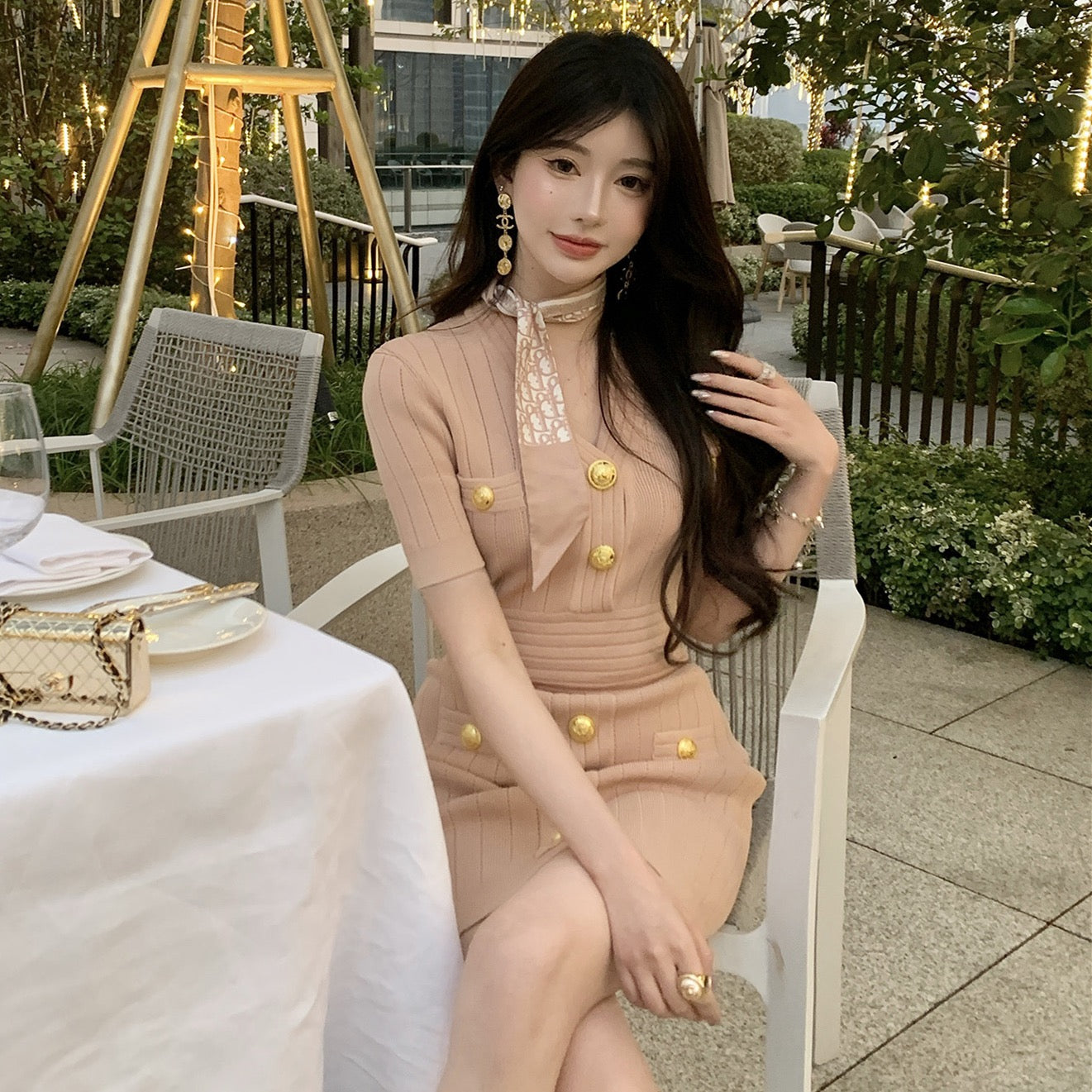 野玫瑰姐姐 曼妙针织金属扣连衣裙 Wild Rose Sister Elegant Knitted Dress with Metal Buttons