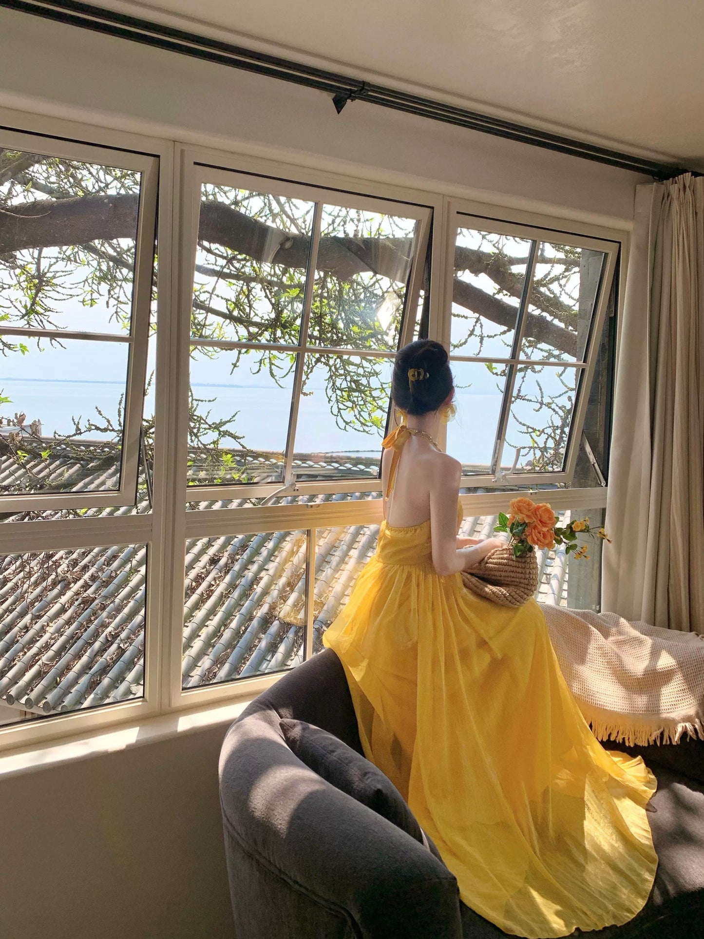 氛围感之神 镶钻挂脖雪纺连衣裙 Goddess of Aesthetic Vibes – Rhinestone Halter Chiffon Dress