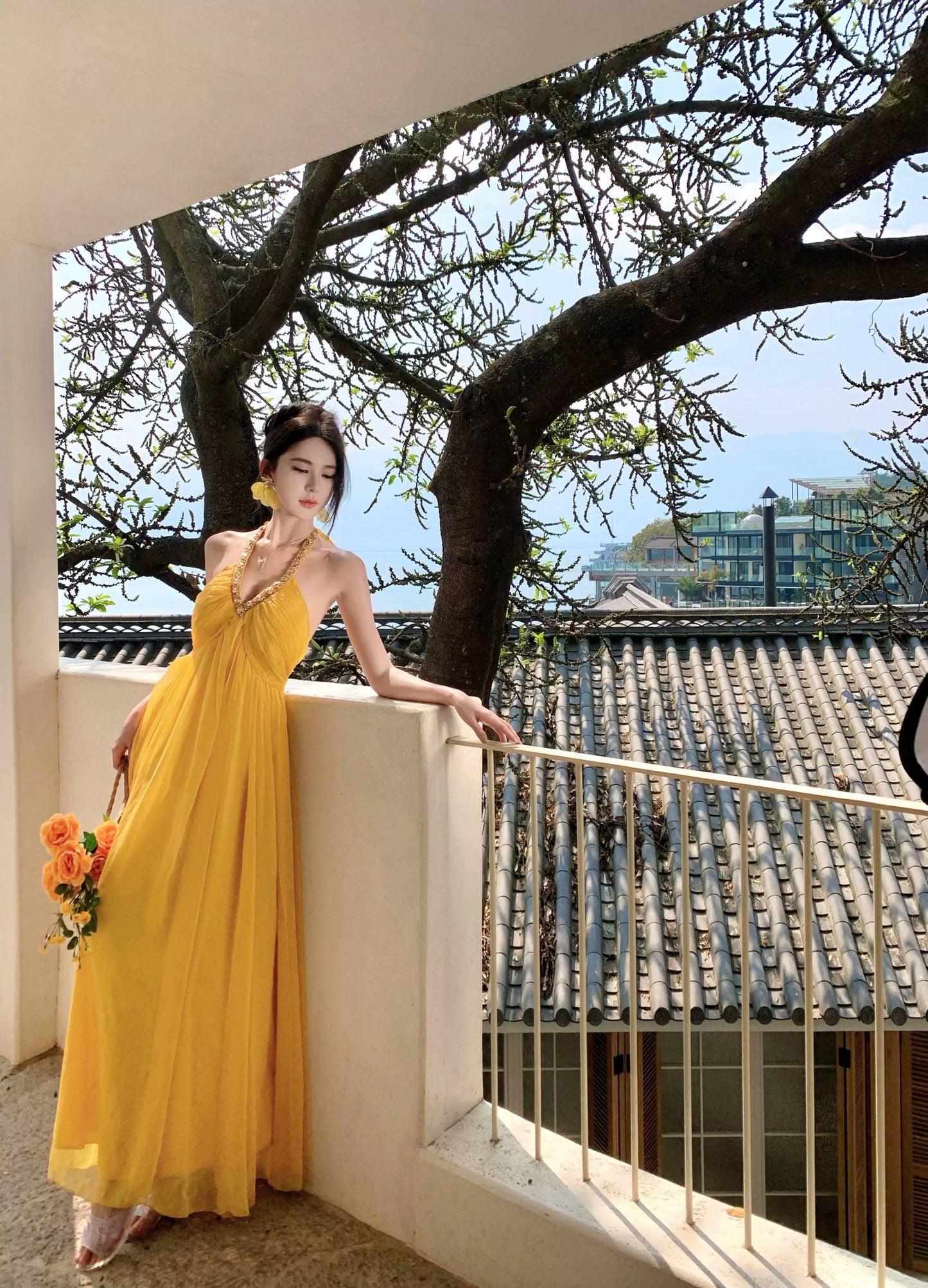 氛围感之神 镶钻挂脖雪纺连衣裙 Goddess of Aesthetic Vibes – Rhinestone Halter Chiffon Dress