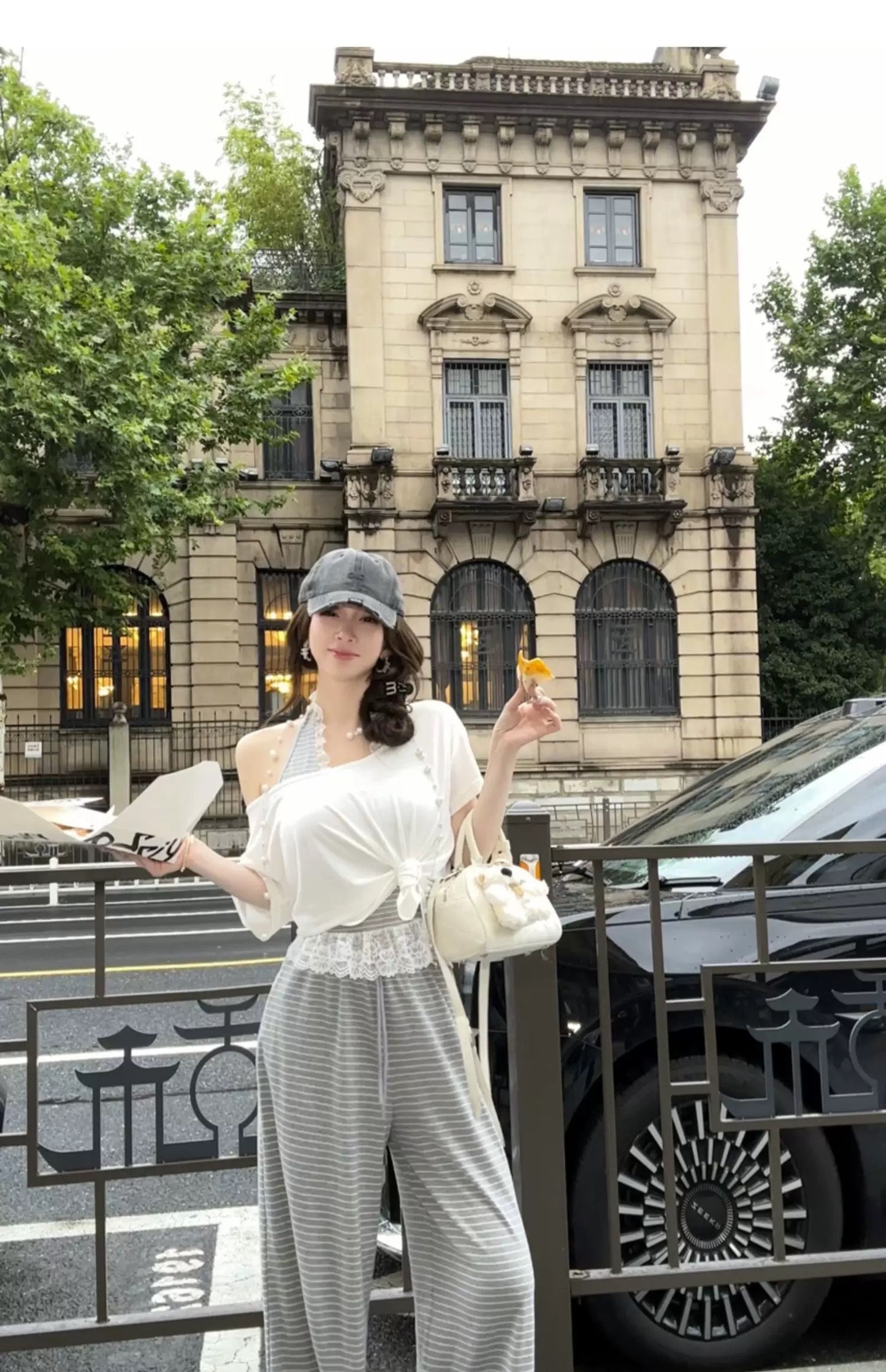 条纹风格 时尚的挂脖蕾丝休闲套装 Striped Style Fashion Halter Lace Casual Set