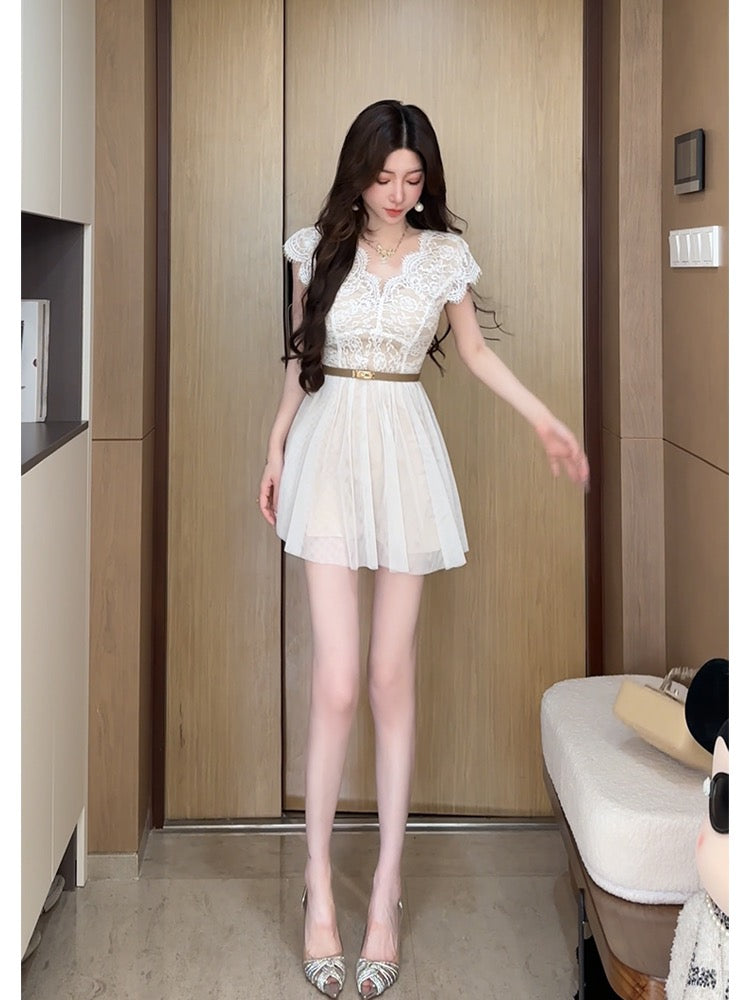浅雾白屿 法式蕾丝拼接网纱连衣裙 Mist White Island French Lace Patchwork Tulle Dress