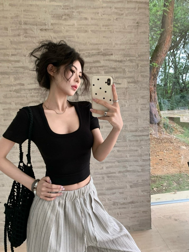 基础女孩 显瘦低U领短款短袖上衣 Basic OOTD - Slimming Low U-Neck Cropped Short Sleeve Top