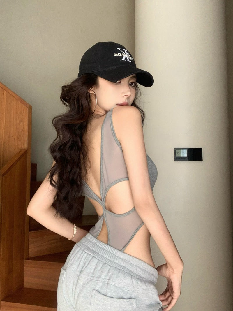 无法抗拒 辣妹背影带胸垫美背连体衣 Irresistible Baddie Backless Bodysuit with Built-in Padding