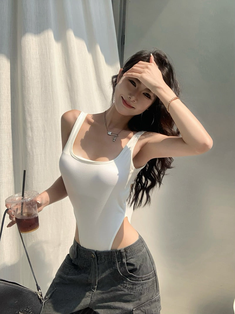 无法抗拒 辣妹背影带胸垫美背连体衣 Irresistible Baddie Backless Bodysuit with Built-in Padding