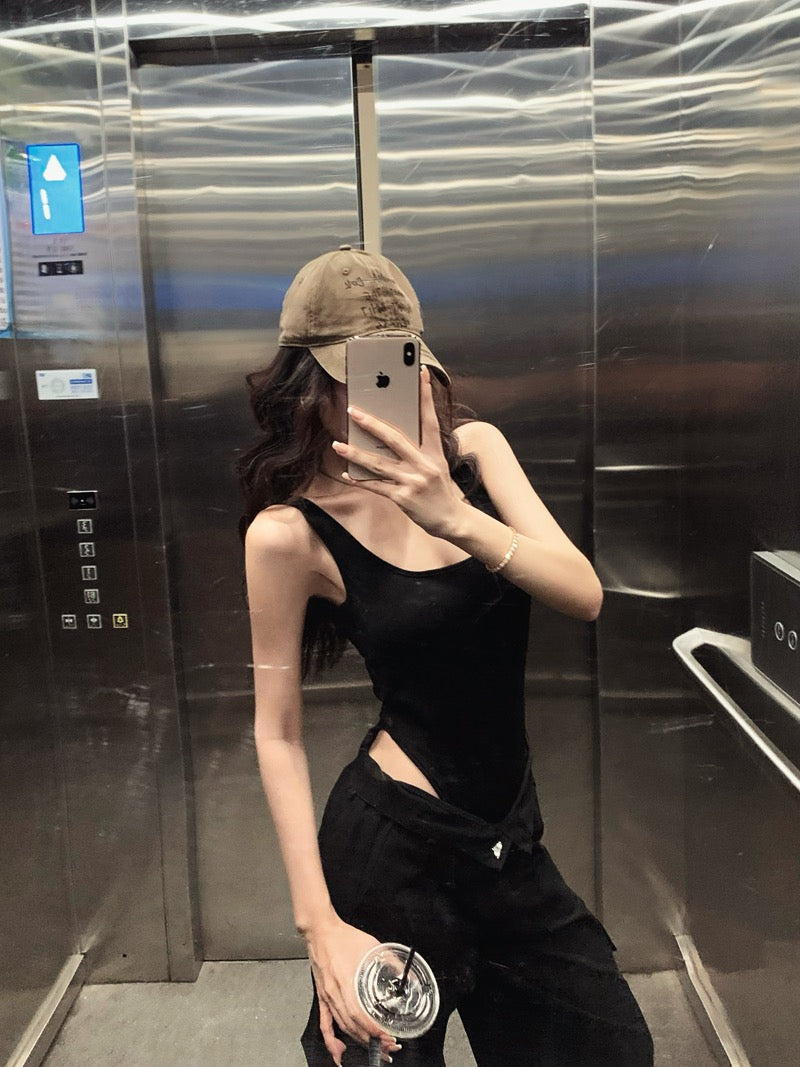 无法抗拒 辣妹背影带胸垫美背连体衣 Irresistible Baddie Backless Bodysuit with Built-in Padding