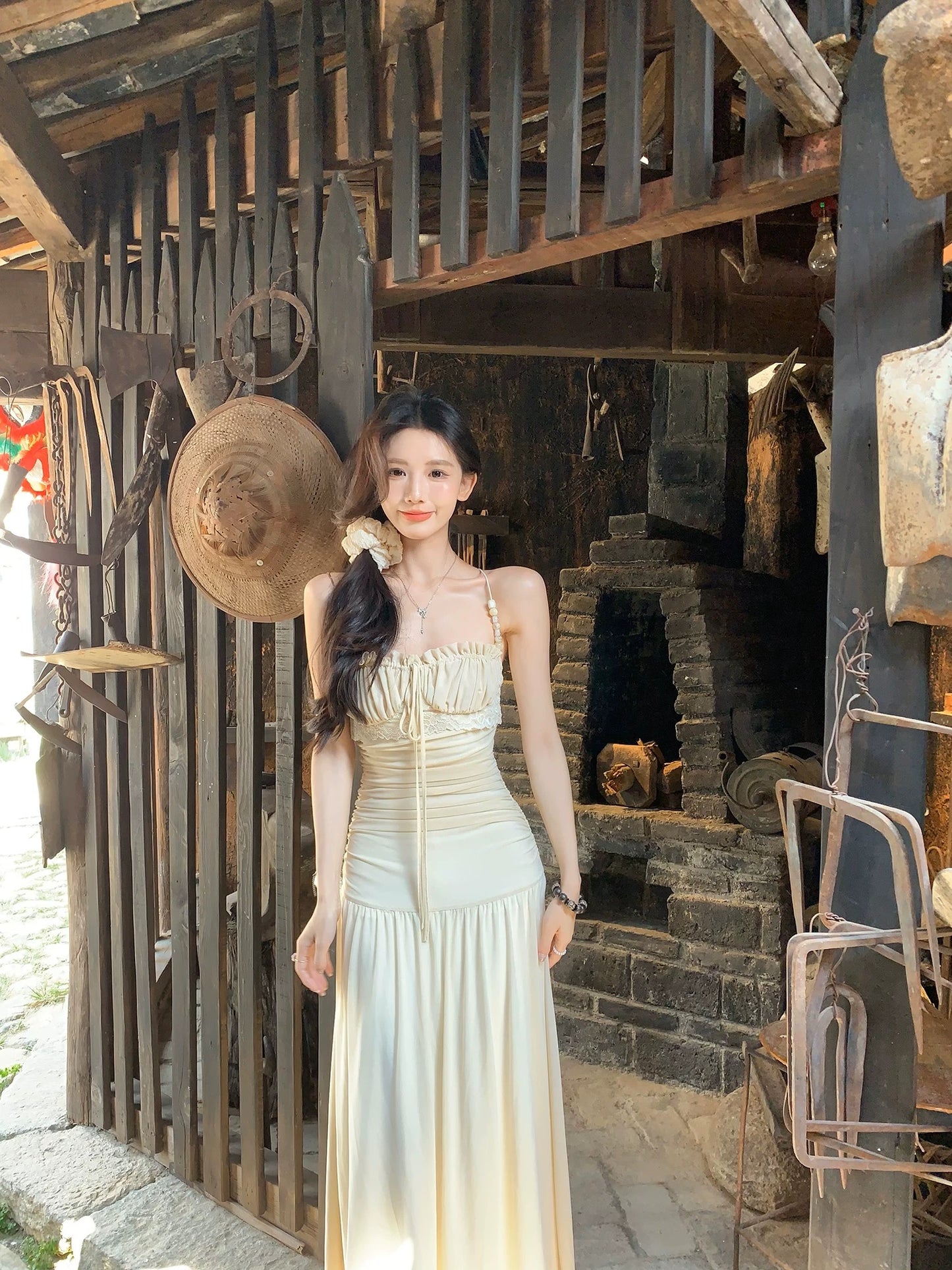 柔欲美神 吊带褶皱收腰显瘦连衣裙 Soft Goddess Ruched Waist-Slimming Spaghetti Strap Dress