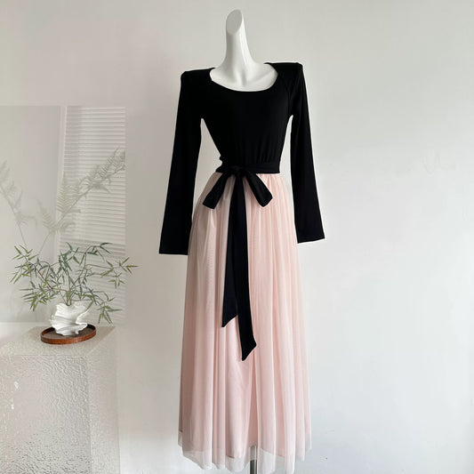公主邀约 法式长袖假两件修饰连衣裙 French long-sleeve faux-two-piece dress with a princess vibe