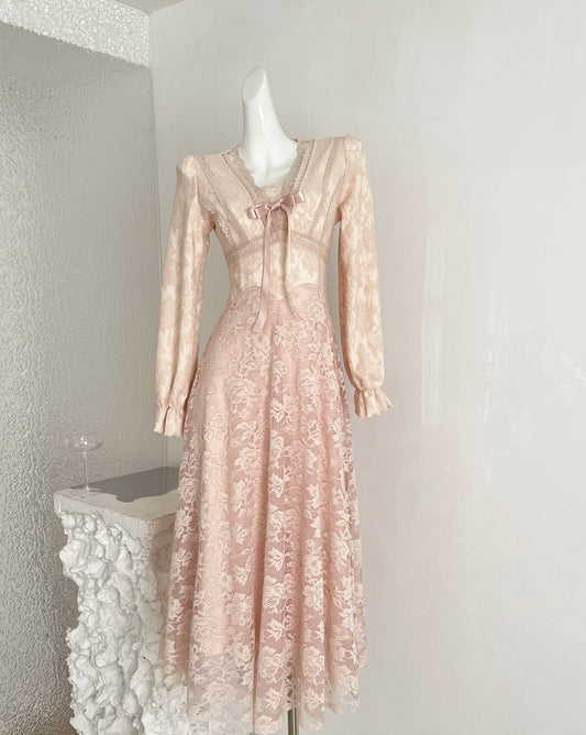 迷迭花园 蕾丝收腰千金风连衣裙 Rosemary Garden Lace Waist-Cinched Debutante-Style Dress