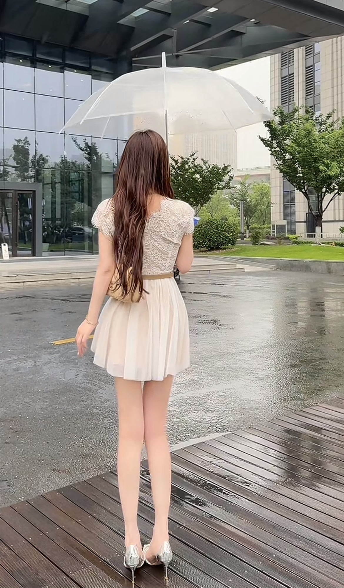 浅雾白屿 法式蕾丝拼接网纱连衣裙 Mist White Island French Lace Patchwork Tulle Dress