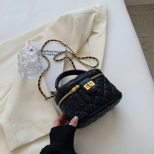 夏季百搭链条斜挎包 (黑色) Summer Stylish Sloping Bag (Black)