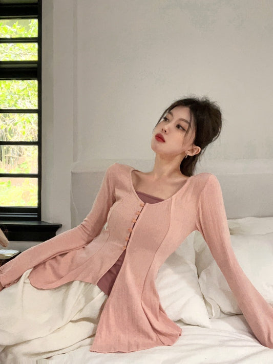 喇叭袖不规则修身上衣 Bell Sleeve Irregular Slim Top