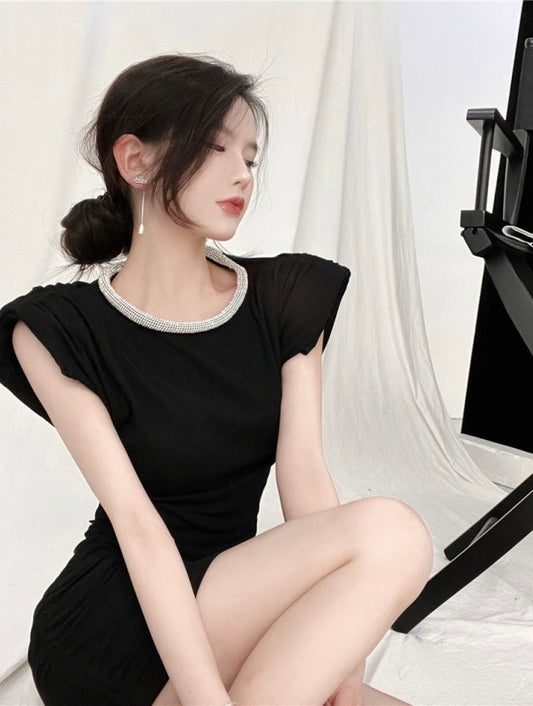 圆领钻无袖包臀连衣裙 Round Neck Rhinestone Sleeveless Bodycon Dress