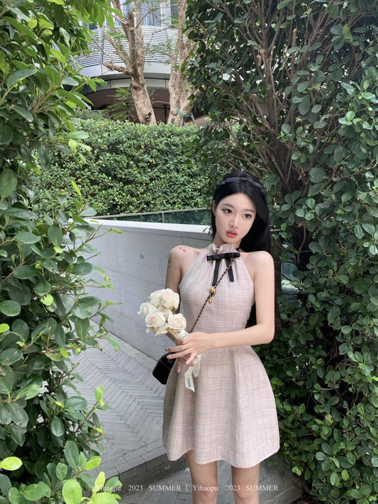 天鹅系 - 小香风收腰粗花连衣裙 Swan Series - Petite Coco Style Waist-Cinched Floral Dress