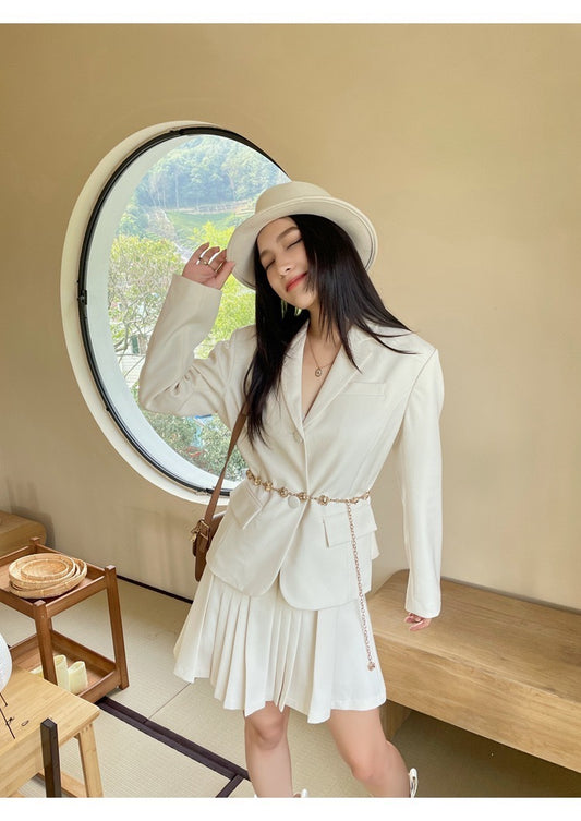奶油蛋糕 - 秋季韩风设计感西装外套/半身裙 Creamy Cake - Autumn Korean-inspired Design Suit Jacket / Skirt.