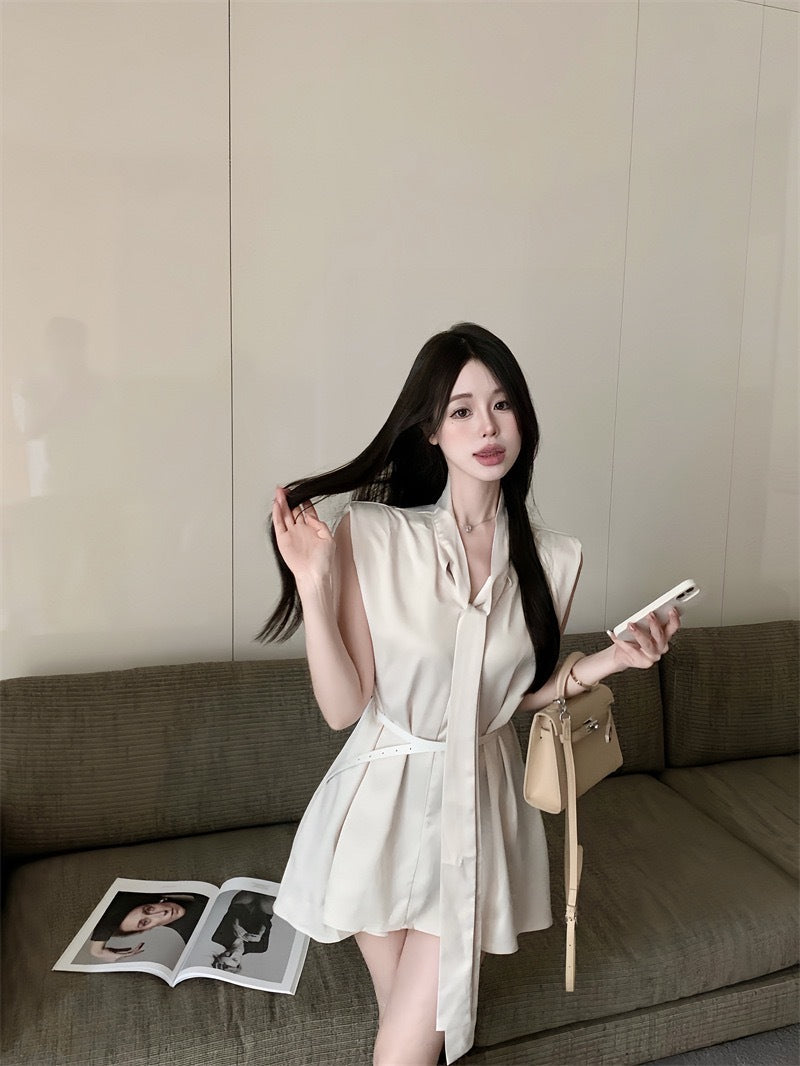 冷清白玉兰 - 缎面飘带无袖连衣裙 Lonely White Magnolia - Satin Ribbon Sleeveless Dress