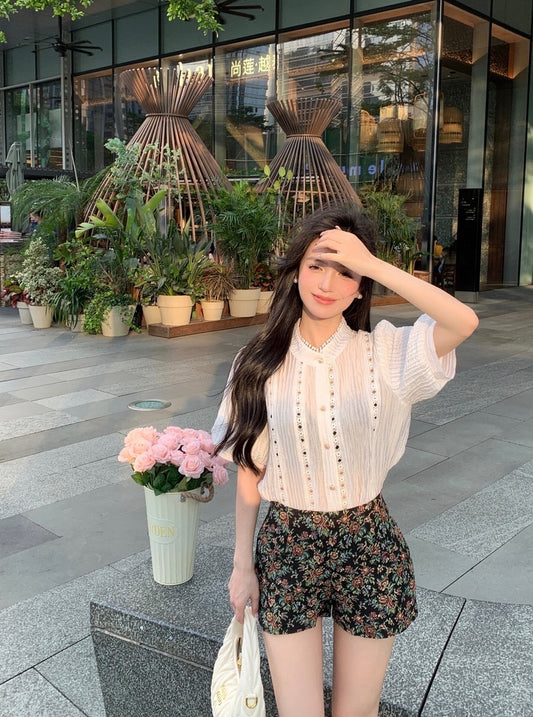 夏日花海 - 镂空名媛重工短袖衬衫/提花短裤 Hollow Out Elegance Short Sleeve Blouse/Textured Shorts