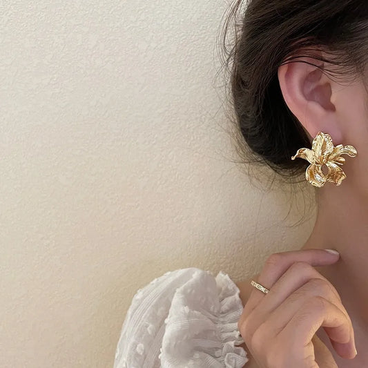 金色花香 - 不规则金色花复古耳针 Golden Blossom Fragrance Earrings