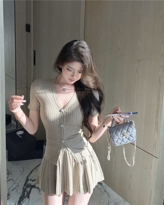 飞絮轻舞 - 甜辣短袖针织开衫/百褶半裙  Sweety Short Sleeve Knit Cardigan/Pleated Midi Skirt