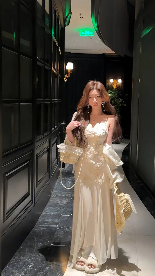 芙罗拉花裙 高级感立体花朵蕾带连衣裙 Elegant 3D Floral Lace Strap Dress