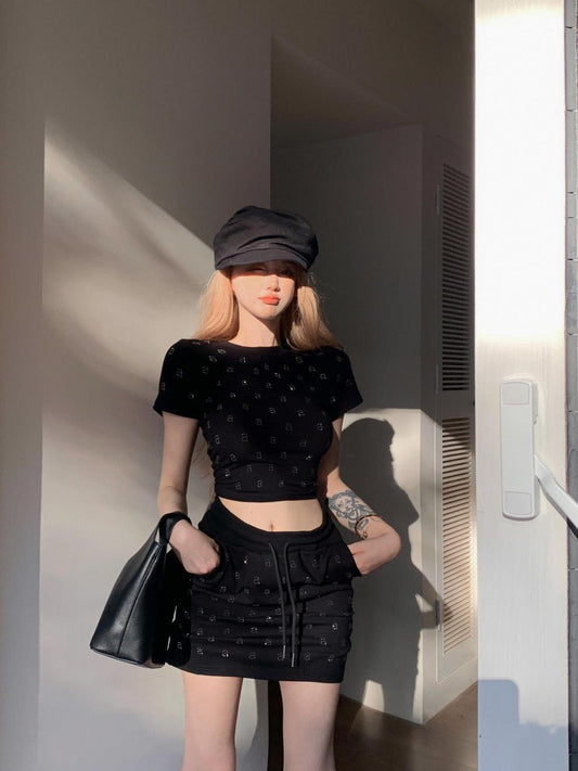 闪耀之美 - 小众经典时髦百搭上衣/半裙 Classic and Versatile Top/Half Skirt.