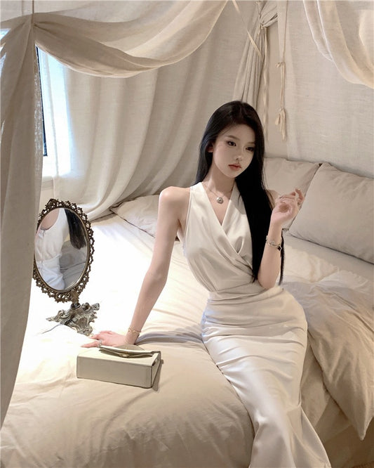 魅力绽放 - 高级缎面名媛贵妇连衣裙 Premium Satin Noblewoman's Dress