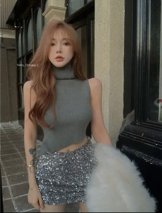 闪银细腻 - 高领不规则针织背心/亮片半裙 High Neck Asymmetrical Knit Vest/Sequin Mini Skirt