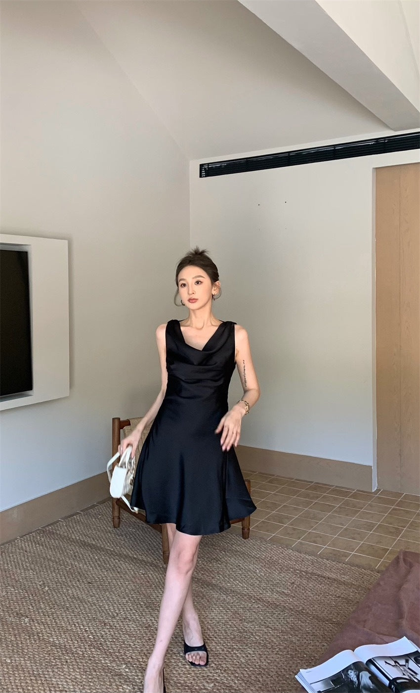 黑白芬芳 - 法式气质收腰露背连衣裙 French-inspired Waist Cinched Open Back Dress