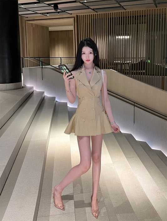 卡其风情 - 法式小香风西装领无袖连衣裙 Khaki Elegance - French Chic Suit Collar Sleeveless Dress