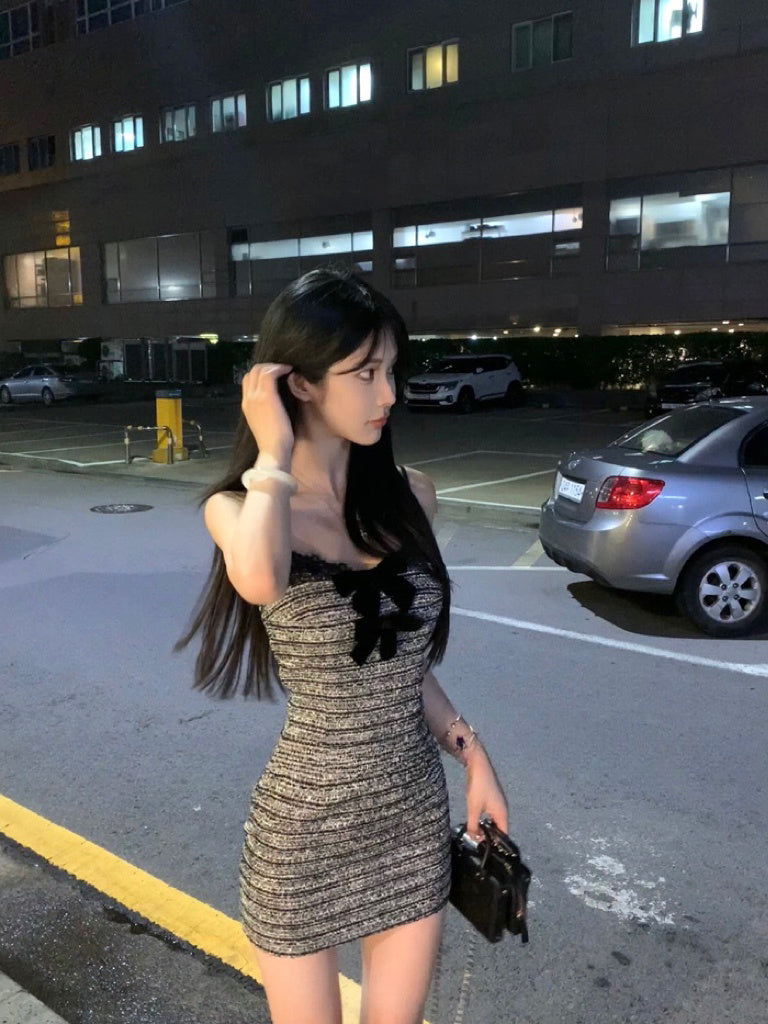 韩系白月光 - 秋季小香蝴蝶结蕾丝连衣裙 Korean White Moonlight - Autumn Chic Bow and Lace Dress