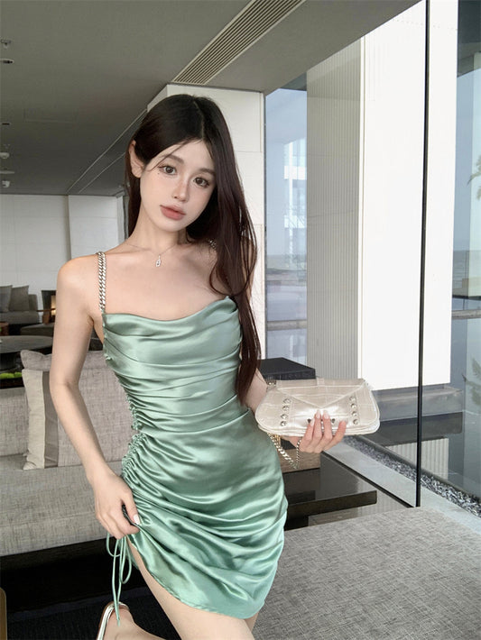 钻石星光 - 钻石肩带缎面连衣裙 Diamond Starlight - Satin Shoulder-Strap Dress.