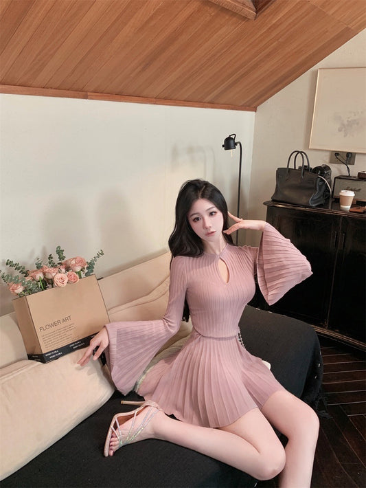 魅惑妲己紫 - 秋季镂空领针织显瘦连衣裙 Autumn Hollow Collar Knit Slim Fit Dress