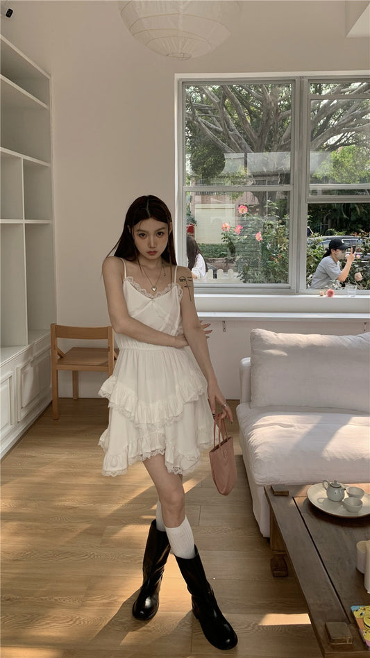 冰岛白茶 - 夏季不规则蕾丝拼接吊带连衣裙 Summer Irregular Lace Patchwork Camisole Dress
