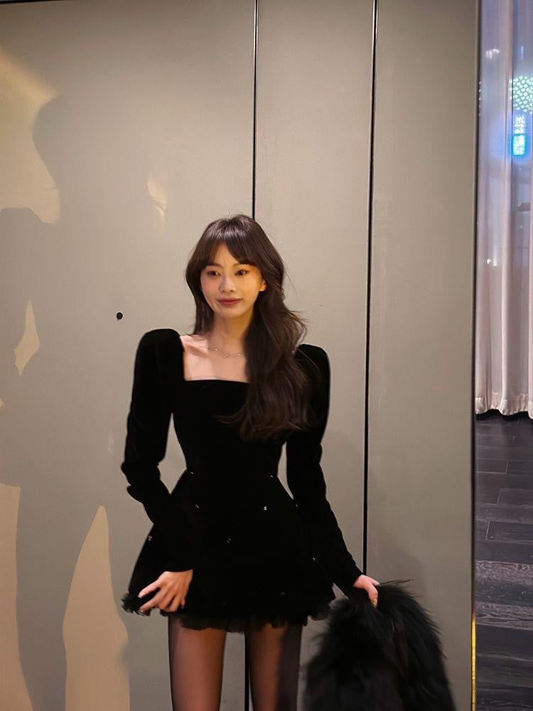 黑色琴弦 - 法式赫本风方领丝绒连衣裙 French Hepburn-style Square Neck Velvet Dress