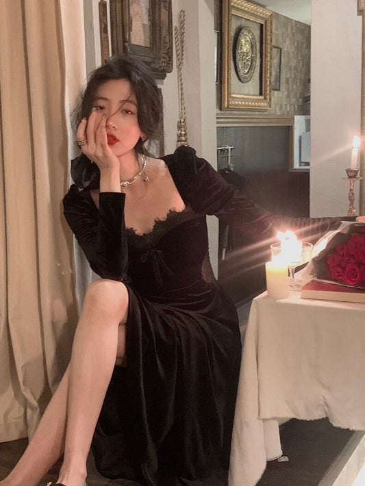 黑夜幻影 - 复古丝绒收腰长袖连衣裙 Vintage Velvet Cinched-Waist Long-Sleeve Dress