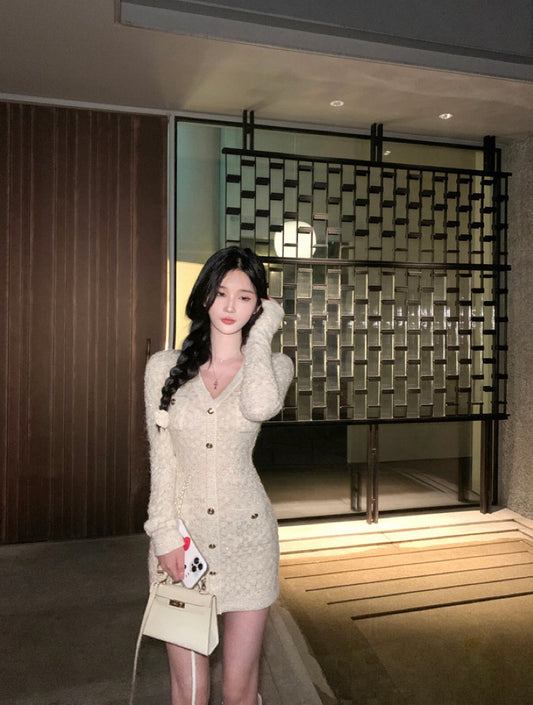 闪闪惹人爱 - 设计感亮片针织长袖连衣裙 Designer Sequin Knitted Long Sleeve Dress