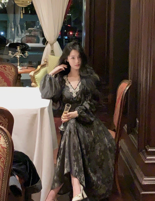 中式老钱风 - 法式赫本风丝绒V领长袖连衣裙 French Audrey Hepburn Style Velvet V-Neck Long Sleeve Dress