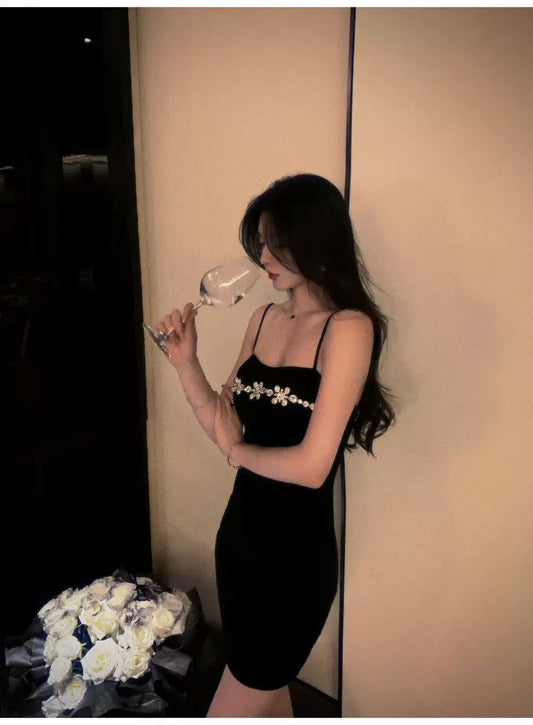 克洛伊 - 性感纯欲重工镶钻吊带连衣裙 Embellished Diamond Studded Spaghetti Strap Dress