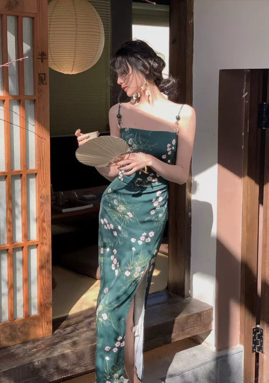 青花绽放 - 夏季高级感印花珠链吊带连衣裙 Summer Luxury Print Beaded Chain Strap Dress