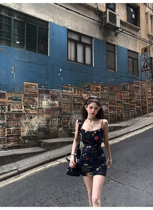 迷迭海瑟薇 复古收腰碎花吊带连衣裙 Vintage Waist-Cinched Floral Spaghetti Strap Dress