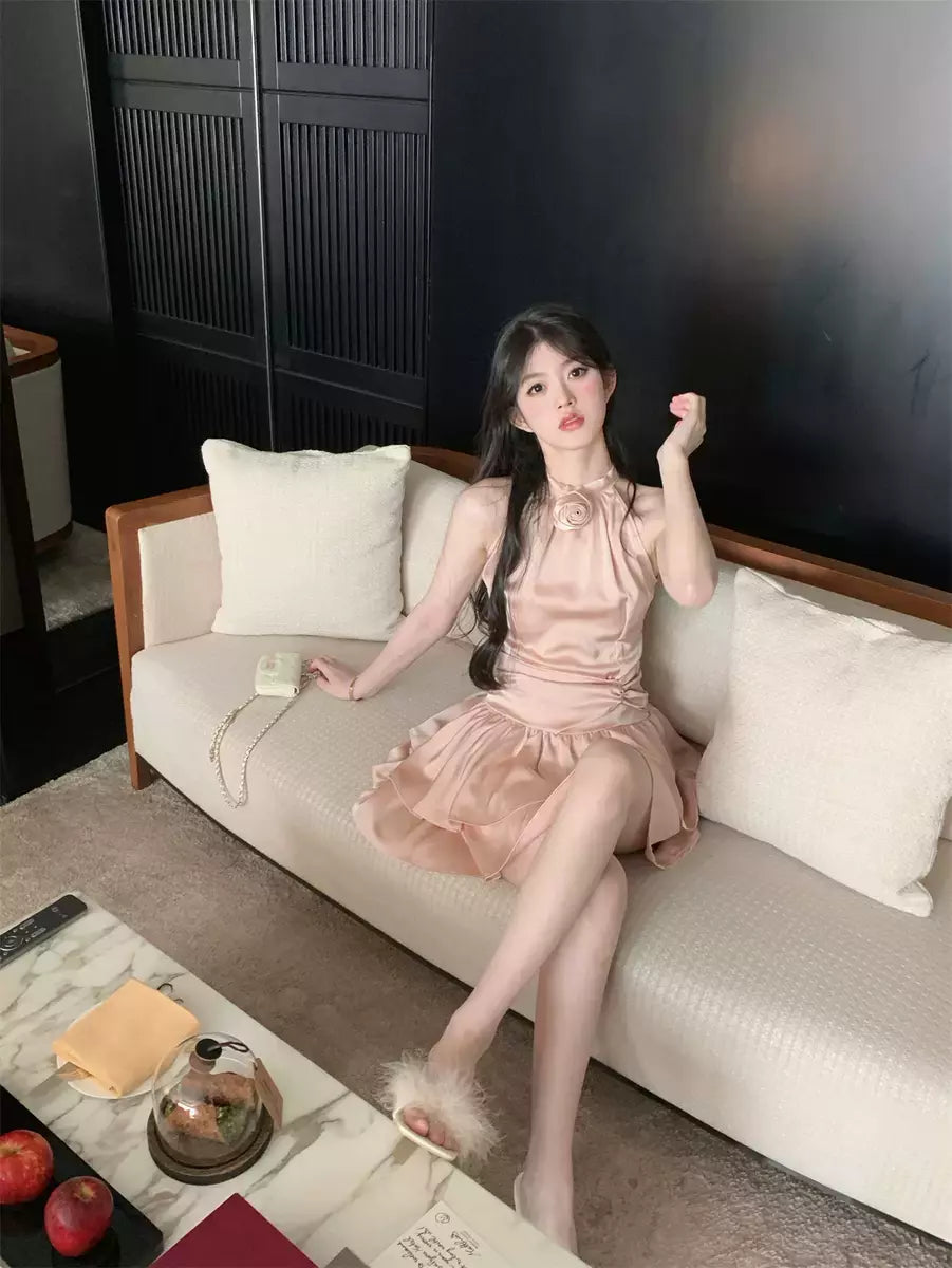 香槟玫瑰 法式缎面挂脖蓬蓬蛋糕连衣裙  Satin Halter Neck Puffy Tiered Dress