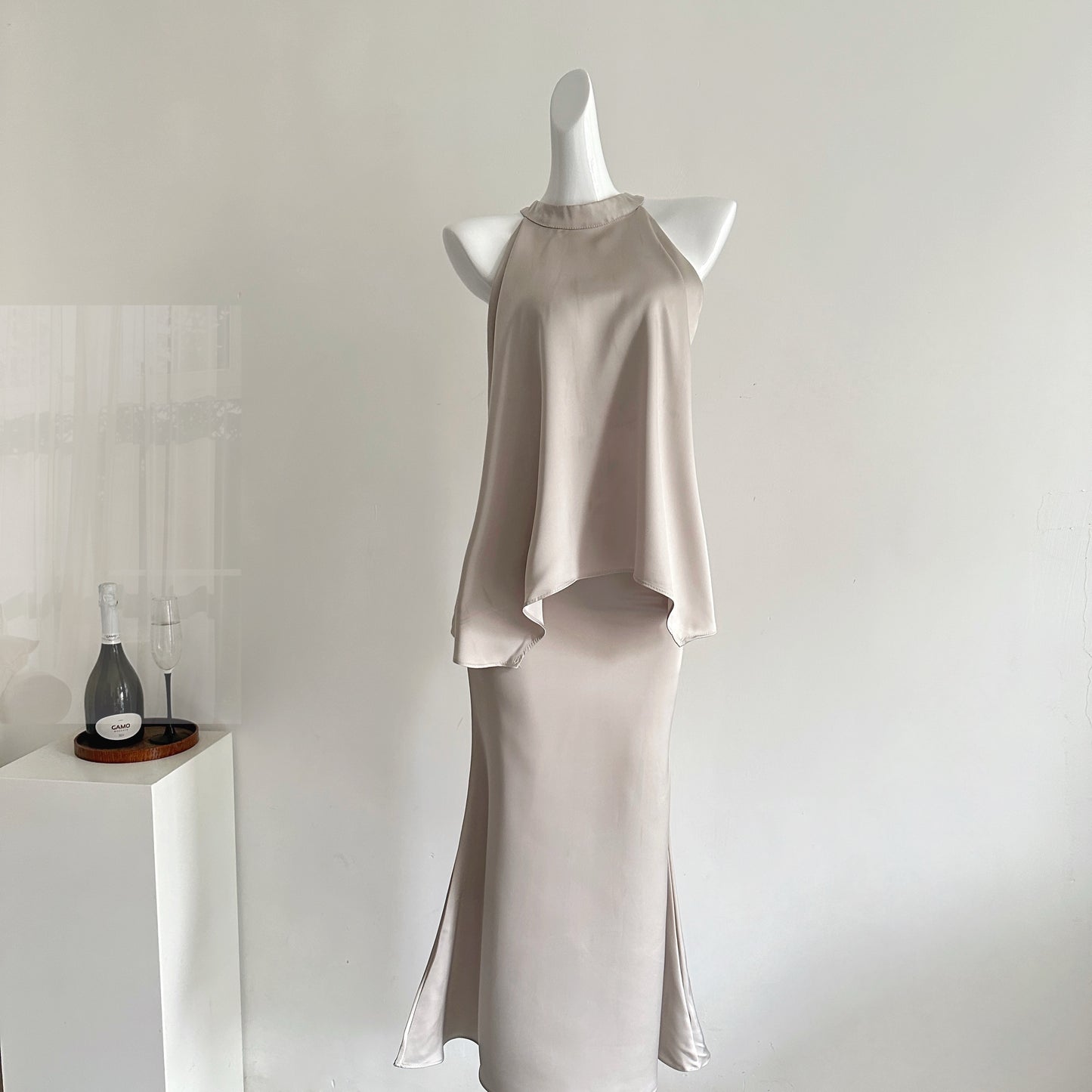 矜贵佳人 高级感无袖挂脖气质上衣/半裙套装 Elegant Sleeveless Halter Neck Top/Skirt Set