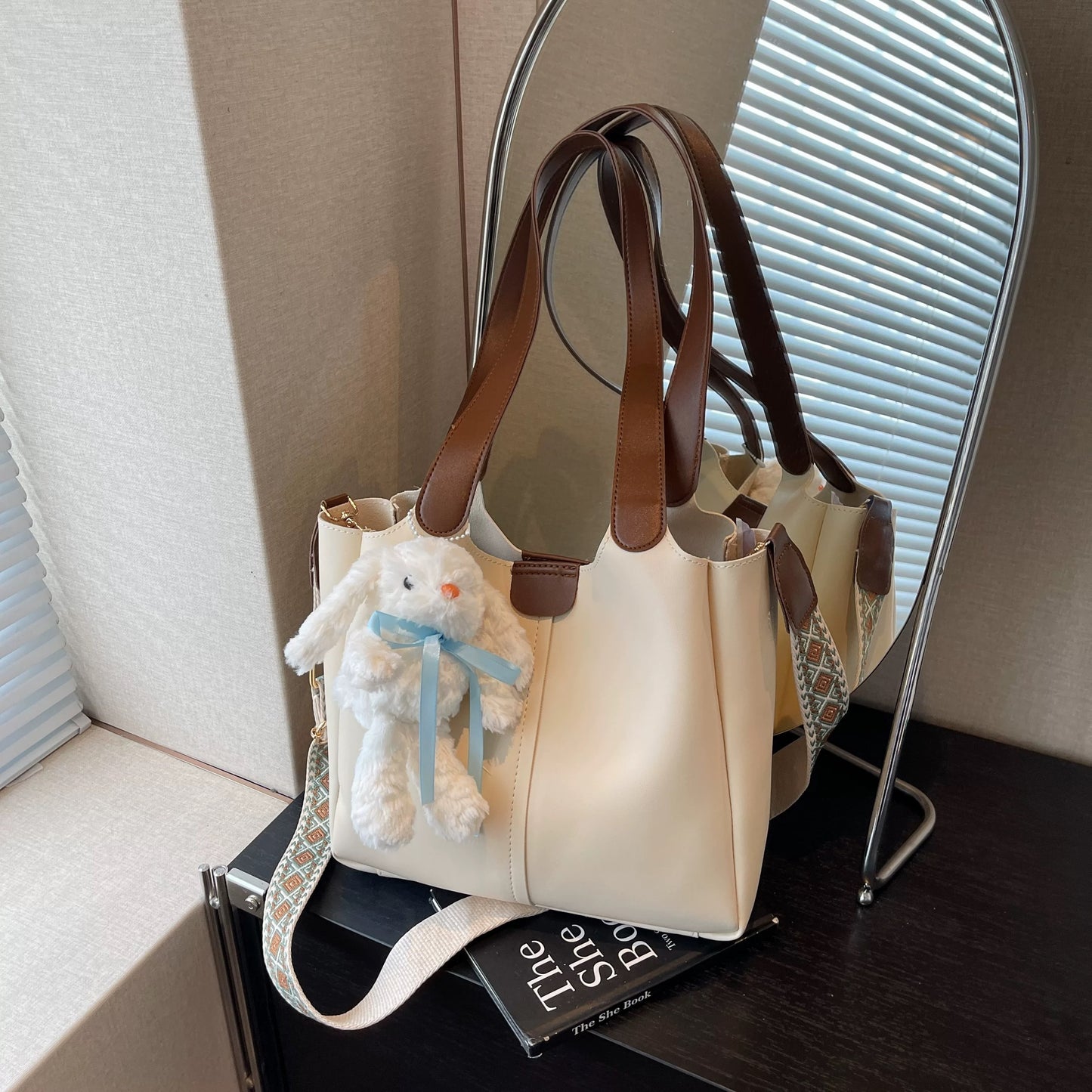 Cream Mousse Trendy Versatile Large-Capacity Tote Set