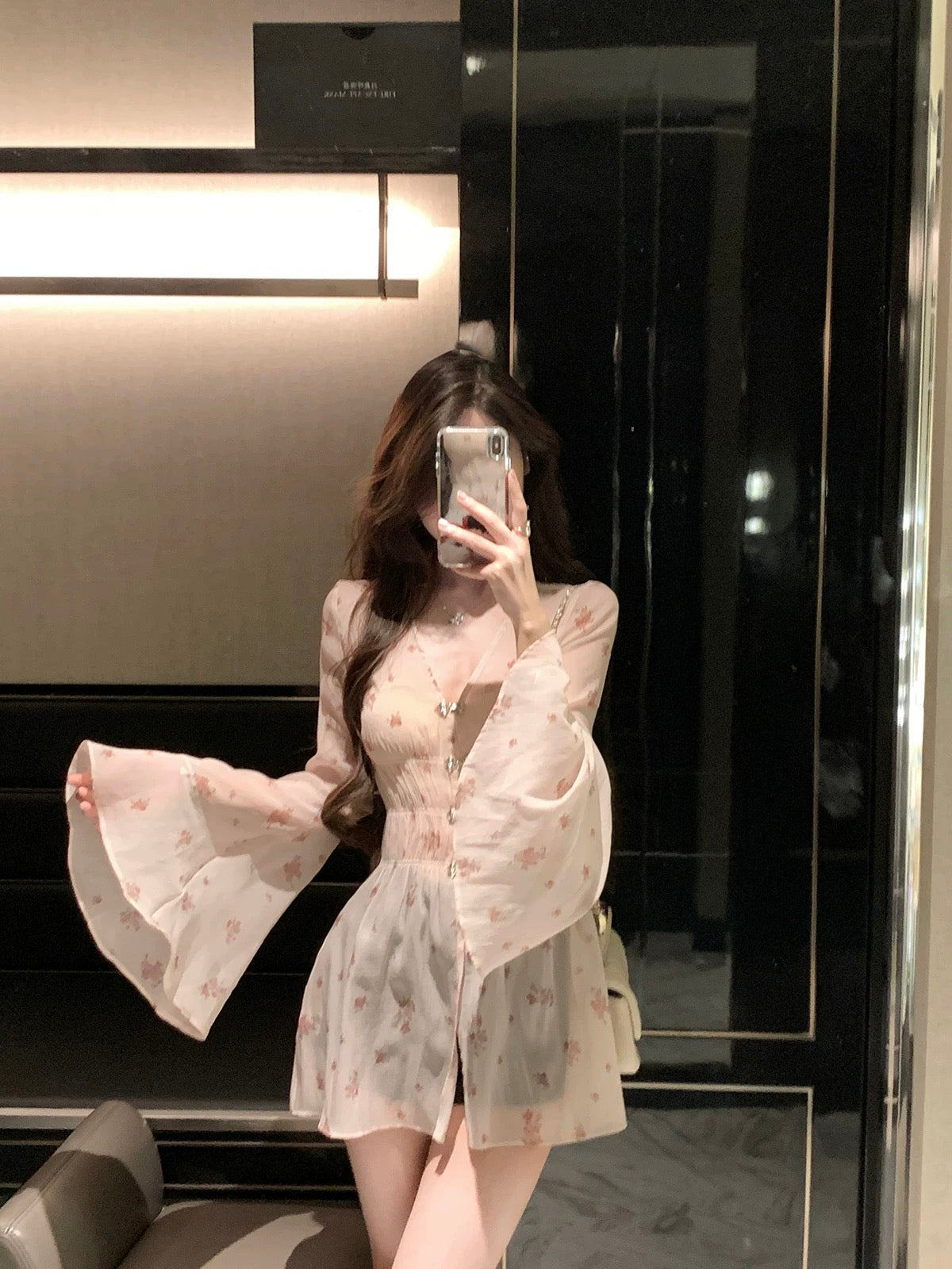 纱木梦境 夏装长袖收腰碎花衬衫 Summer Long-Sleeve Waist-Cinching Floral Shirt