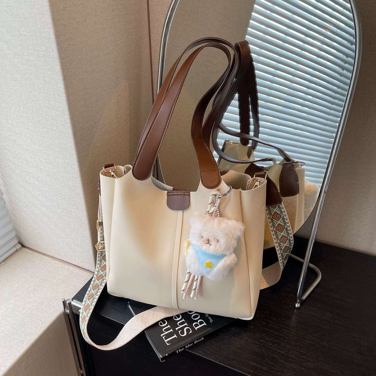 Cream Mousse Trendy Versatile Large-Capacity Tote Set