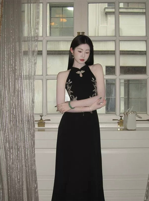 墨上花开 气质矜贵刺绣旗袍连衣裙 Ink Blossoms · Elegant Embroidered Cheongsam Dress