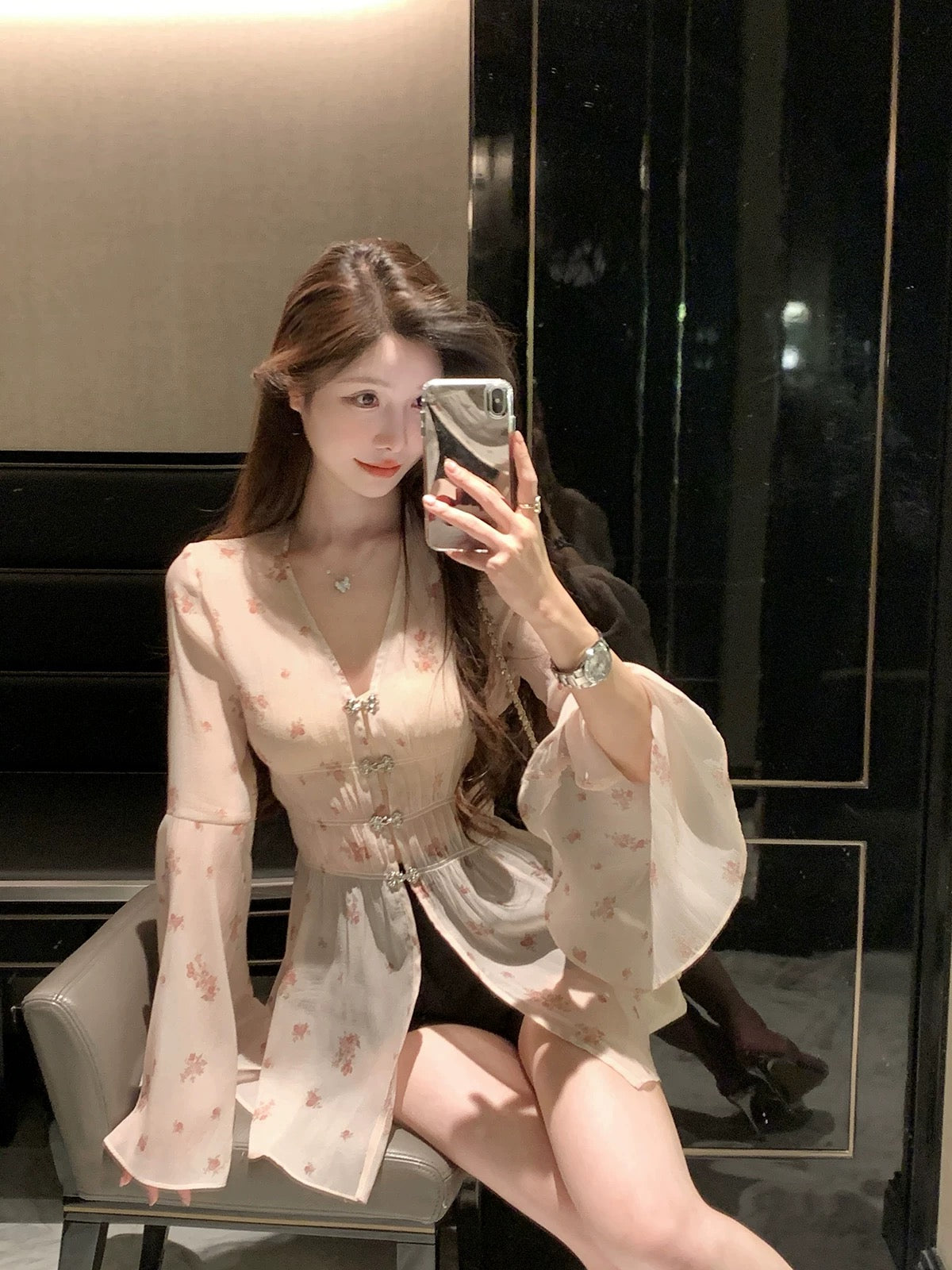纱木梦境 夏装长袖收腰碎花衬衫 Summer Long-Sleeve Waist-Cinching Floral Shirt